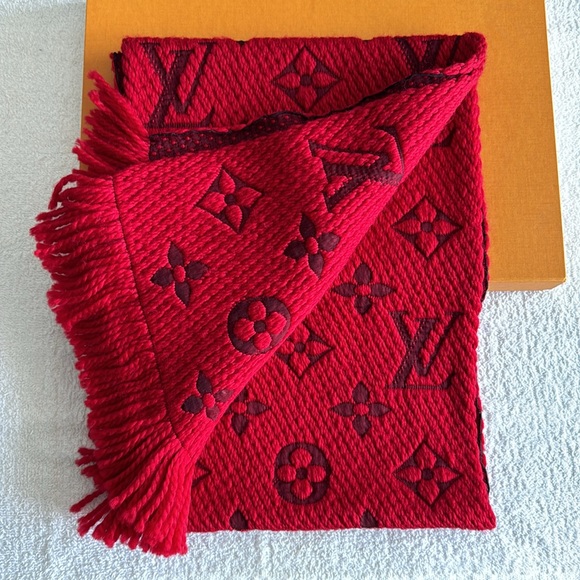 Louis Vuitton Wool Silk Logomania Scarf Rubis - Picture 12 of 16